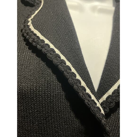 Vtg St John Santana Knit Black Jacket White Piping Crochet Hem Buttons Sz 2 - Picture 2 of 12